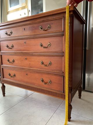 Cómoda vintage de madera de caoba