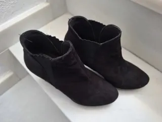 Botines negros de tacón