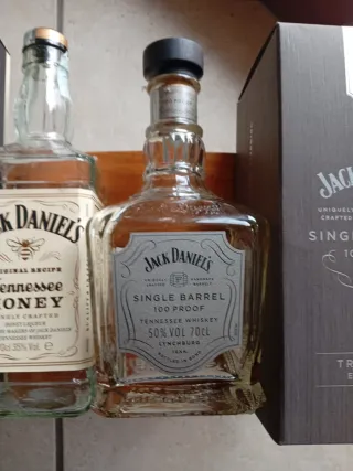 Bottiglie vuote Jack Daniel's (2)