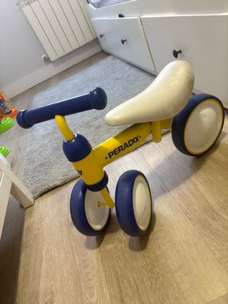 Bici de equilibrio Peradix amarilla y azul