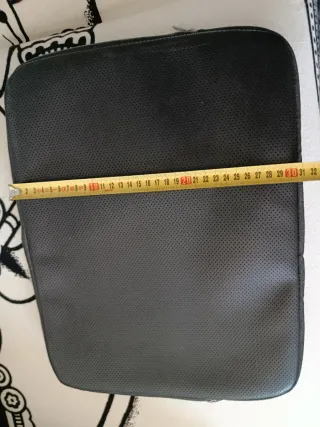 Funda para portátil perforada