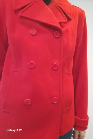 Abrigo corto H&M rojo talla 44