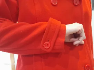 Abrigo corto H&M rojo talla 44