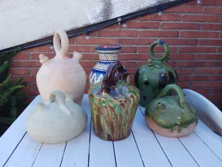 Colección botijos de cerámica variados