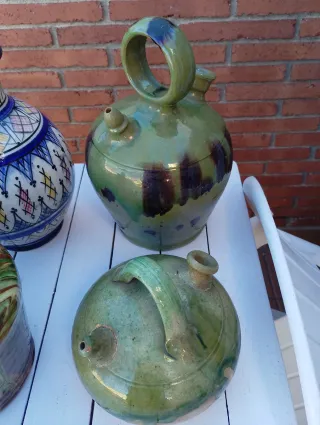 Colección botijos de cerámica variados