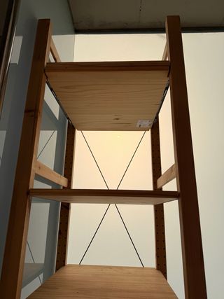 Estantería de madera