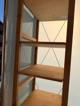 Estantería de madera