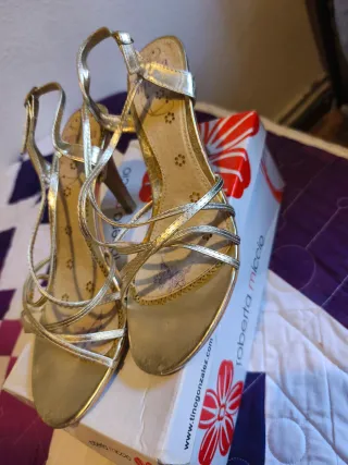Sandalias de tacón Roberta Miccio dorados Talla 38