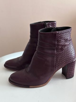 Botines de piel morados