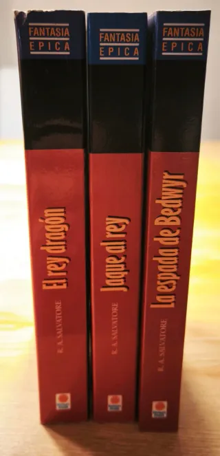 Trilogía la sombra carmesí