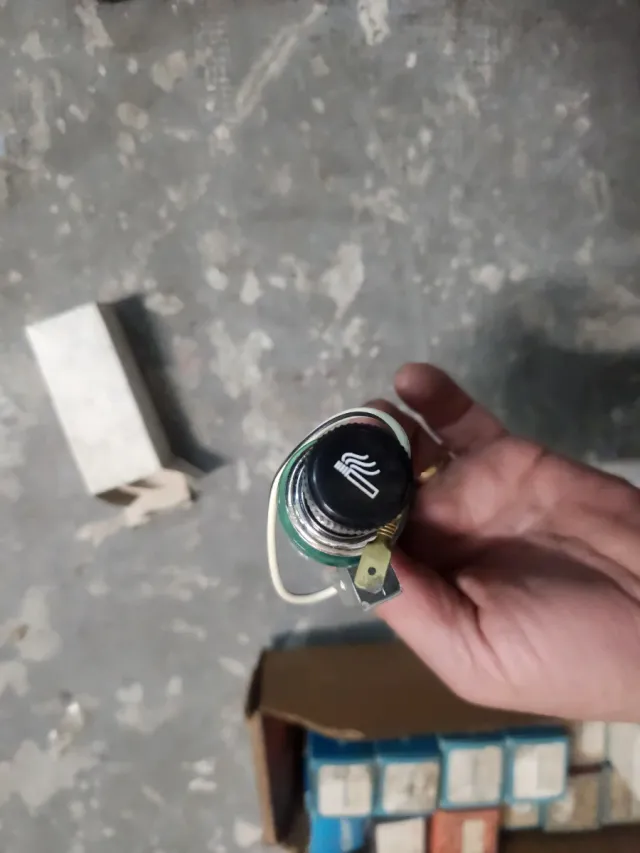 Encendedor Coche Clásico con Luz