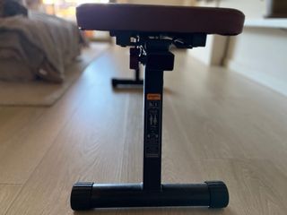 Banco de pesas y abdominales inclinable