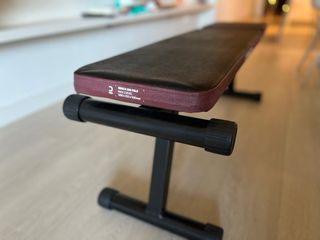 Banco de pesas y abdominales inclinable