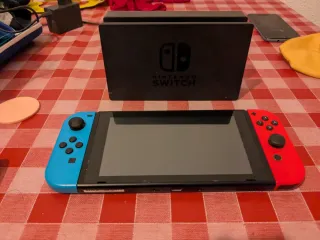 Nintendo Switch Azul y Rojo