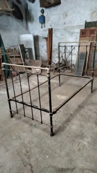 2 camas antiguas hierro y latón