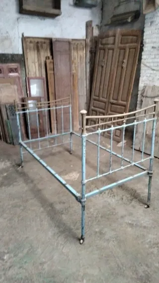 2 camas antiguas hierro y latón