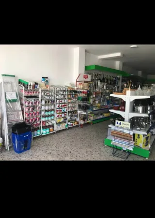 Mobiliario, material y herramientas de ferretería