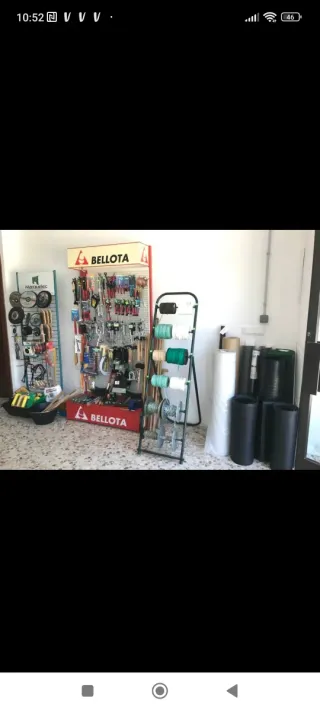 Mobiliario, material y herramientas de ferretería