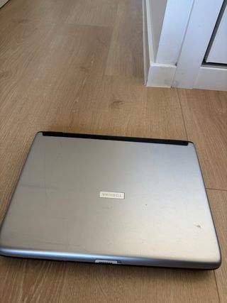 Toshiba SM30X-166 Plata Enciende