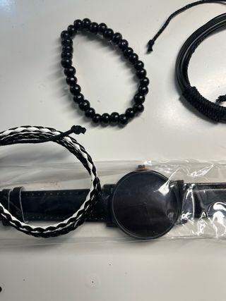 Pack pulseras y reloj