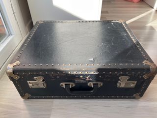 Maleta antigua con 3 bandejas