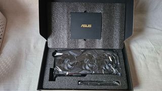 Tarjeta Gráfica ASUS ROG STRIX RX 5700 XT OC 8GB