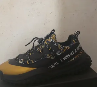 Zapatillas Versace Jeans Couture Negras y Doradas