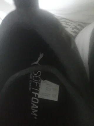 Zapatillas Puma Negras y Blancas