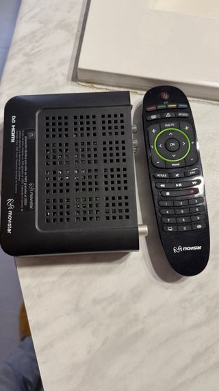 Decodificador Movistar UHD + Mando