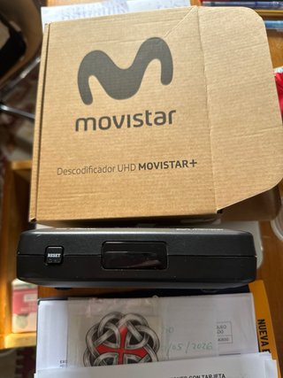 Decodificador Movistar UHD + Mando