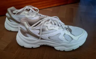 Zapatillas Chunky Blancas y Doradas