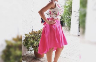 Conjunto dos piezas, top floral y falda rosa