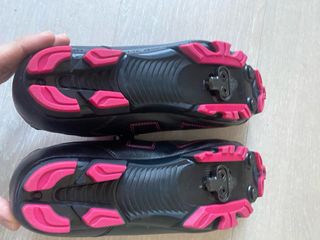 Zapatillas spinning B-PRO negras y rosas