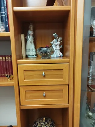 Mueble de salón madera y cristal