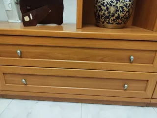 Mueble de salón madera y cristal
