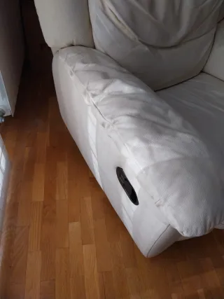 Sillón de piel beige