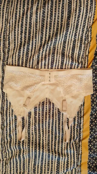 Sujetador encaje beige/blanco