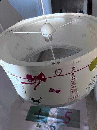 Lámpara y alfombra infantil a juego, redonda