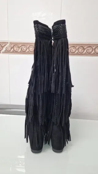 Botas altas negras con flecos talla 38