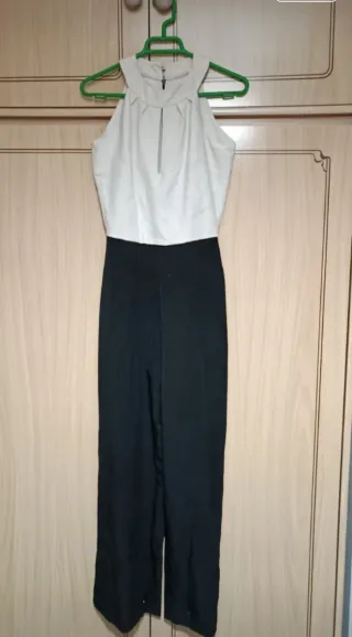 Mono largo blanco y negro