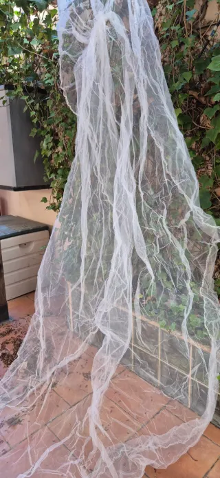 Vestido de Novia y Velo Blanco