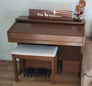 Órgano Yamaha Electone FE-50