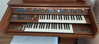 Órgano Yamaha Electone FE-50
