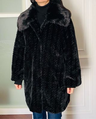 Pelliccia ecologica nera