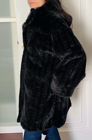 Pelliccia ecologica nera