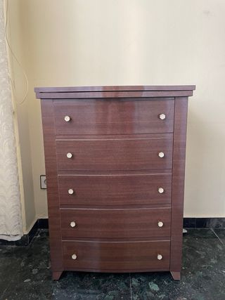 Antigua máquina de coser ALFA con mueble