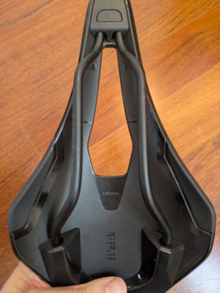 NUEVO Sillín FIZIK ARGO VENTO R5 negro 140MM