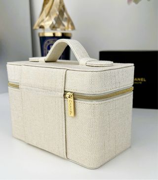 Borsa da toilette Chanel Beige e Oro