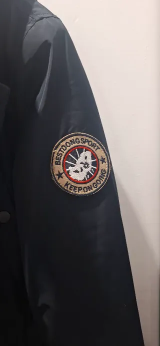 Chaquetón azul marino con capucha