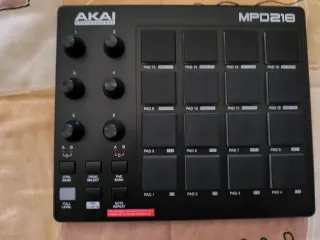 AKAI MPD218 Controlador MIDI